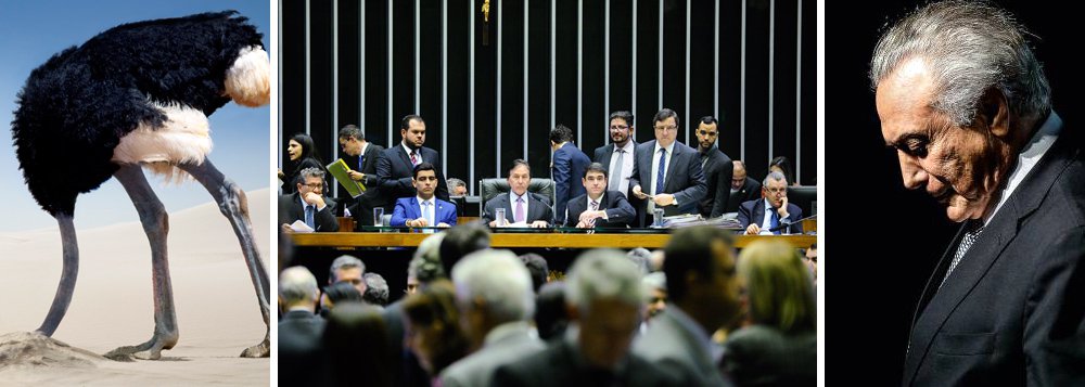 "Não adianta. A turma do Temer não sabe fazer as coisas com sutileza. Agora sua tropa de choque inventou uma CPI para investigar a Friboi, na Câmara e no Senado, mas, embora o grande escândalo que envolve a empresa seja a gravação do Jaburu, por causa da qual Temer está sendo investigado por corrupção, obstrução de justiça e formação de quadrilha ele não vai ser analisado; serão investigadas relações da JBS com o BNDES entre os anos de 2008 e 2016 e os termos do acordo de delação do qual Temer se queixou", diz o colunista do 247 Alex Solnik; "É um escândalo sem fim! A CPI não vai examinar o caso que a originou e que até hoje abala a credibilidade do governo, dentro e fora do país", afirma (Foto: Alex Solnik) "Não adianta. A turma do Temer não sabe fazer as coisas com sutileza. Agora sua tropa de choque inventou uma CPI para investigar a Friboi, na Câmara e no Senado, mas, embora o grande escândalo que envolve a empresa seja a gravação do Jaburu, por causa da qual Temer está sendo investigado por corrupção, obstrução de justiça e formação de quadrilha ele não vai ser analisado; serão investigadas relações da JBS com o BNDES entre os anos de 2008 e 2016 e os termos do acordo de delação do qual Temer se queixou", diz o colunista do 247 Alex Solnik; "É um escândalo sem fim! A CPI não vai examinar o caso que a originou e que até hoje abala a credibilidade do governo, dentro e fora do país", afirma