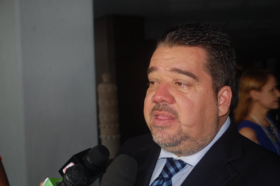 A Polícia Federal visitou quatro endereços do vice-presidente da CBF, Gustavo Feijó, que também é prefeito do município de Capela, em Alagoas, dando continuidade a investigação sobre denúncias levantadas pela Comissão Parlamentar de Inquérito (CPI) do Futebol, feitas pelo senador Romário (PSB-RJ); segundo a PF, Feijó teria recebido recursos de pessoas ligadas às entidades de futebol e os utilizou na sua campanha eleitoral (Foto: Voney Malta) A Polícia Federal visitou quatro endereços do vice-presidente da CBF, Gustavo Feijó, que também é prefeito do município de Capela, em Alagoas, dando continuidade a investigação sobre denúncias levantadas pela Comissão Parlamentar de Inquérito (CPI) do Futebol, feitas pelo senador Romário (PSB-RJ); segundo a PF, Feijó teria recebido recursos de pessoas ligadas às entidades de futebol e os utilizou na sua campanha eleitoral