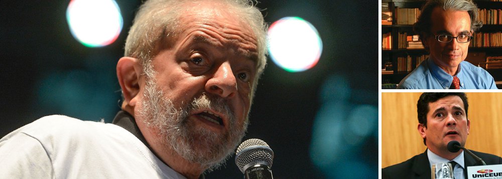 "Por mais que se empenhe para cumprir a tarefa de eliminar o ex-presidente do pleito de 2018, o juiz curitibano não abala a grande popularidade", avalia o sociólogo Marcos Coimbra, presidente do instituto de pesquisas Vox Populi; ele acredita que o favoritismo ao petista deve permanecer para as eleições de 2018, mesmo após a condenação do juiz Sergio Moro a 9 anos e meio de prisão; isso porque "a condenação de Lula por Moro já estava no cálculo da grande maioria da opinião pública", não houve "nada de realmente novo" com a sentença para os eleitores que já estavam intencionados a votar no ex-presidente (Foto: Felipe L. Goncalves) "Por mais que se empenhe para cumprir a tarefa de eliminar o ex-presidente do pleito de 2018, o juiz curitibano não abala a grande popularidade", avalia o sociólogo Marcos Coimbra, presidente do instituto de pesquisas Vox Populi; ele acredita que o favoritismo ao petista deve permanecer para as eleições de 2018, mesmo após a condenação do juiz Sergio Moro a 9 anos e meio de prisão; isso porque "a condenação de Lula por Moro já estava no cálculo da grande maioria da opinião pública", não houve "nada de realmente novo" com a sentença para os eleitores que já estavam intencionados a votar no ex-presidente