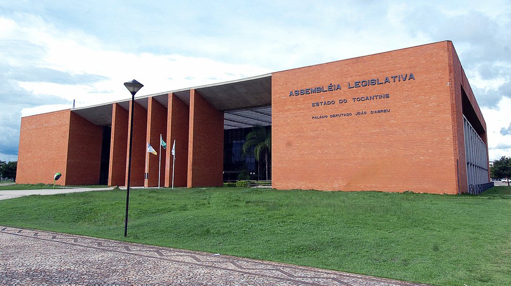 O MPE ajuizou Ação Civil Pública contra o Estado do Tocantins, por intermédio da Assembleia Legislativa, visando obrigar o Poder Legislativo a promover uma série de adequações em seu Portal da Transparência; promotor de Justiça Edson Azambuja pontua os dados que precisam ser acrescidos no Portal da Transparência da Assembleia Legislativa, a exemplo dos subsídios, auxílios, ajudas de custo e vantagens pecuniárias de todos os ocupantes de cargos públicos (Foto: Leonardo Lucena) O MPE ajuizou Ação Civil Pública contra o Estado do Tocantins, por intermédio da Assembleia Legislativa, visando obrigar o Poder Legislativo a promover uma série de adequações em seu Portal da Transparência; promotor de Justiça Edson Azambuja pontua os dados que precisam ser acrescidos no Portal da Transparência da Assembleia Legislativa, a exemplo dos subsídios, auxílios, ajudas de custo e vantagens pecuniárias de todos os ocupantes de cargos públicos