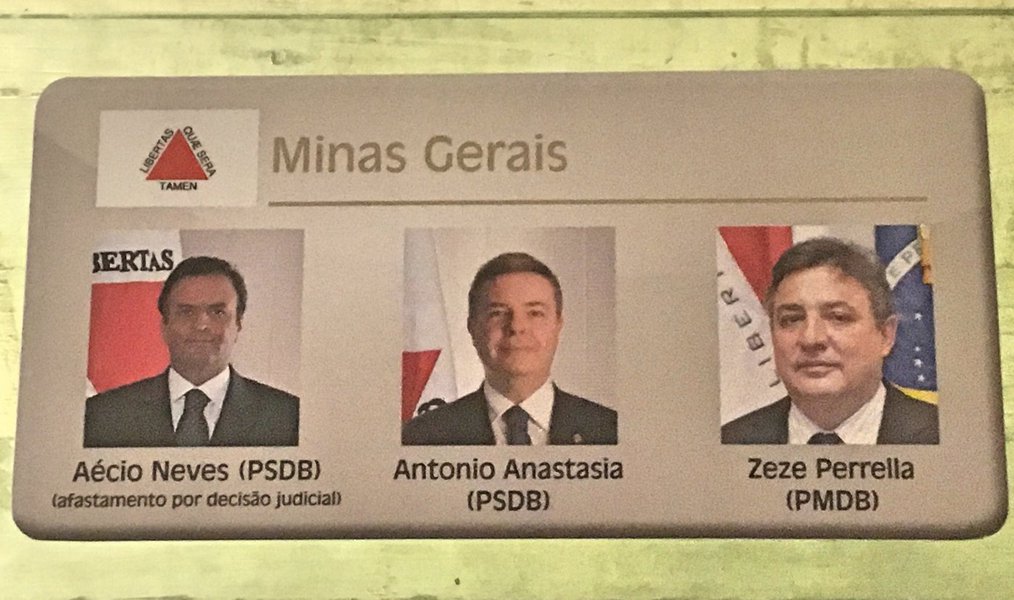 Uma imagem marcante: a foto de Aécio Neves na galeria do Senado agora tem a inscrição "Afastado por decisão judicial'; temendo ser preso, Aécio apelou ao plenário do STF (Foto: Charles Nisz) Uma imagem marcante: a foto de Aécio Neves na galeria do Senado agora tem a inscrição "Afastado por decisão judicial'; temendo ser preso, Aécio apelou ao plenário do STF