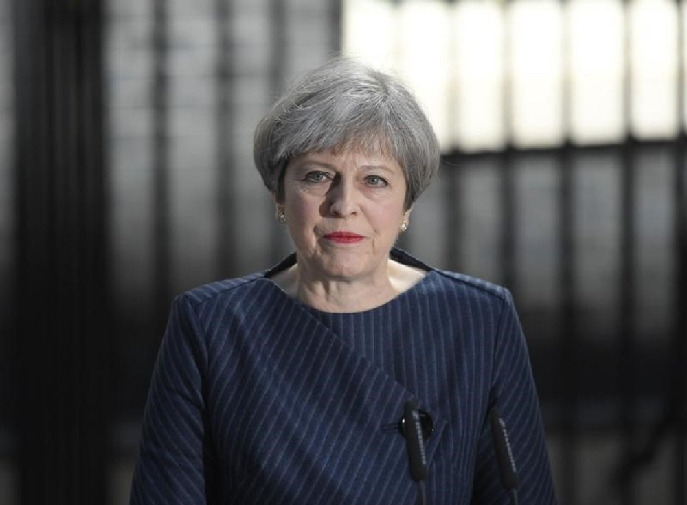 Primeira-ministra britânica, Theresa May, pede a realização de uma eleição antecipada em anúncio em frente a seu escritório na Downing Street. 18/04/2017 REUTERS/Toby Melville (Foto: Leonardo Attuch) Primeira-ministra britânica, Theresa May, pede a realização de uma eleição antecipada em anúncio em frente a seu escritório na Downing Street. 18/04/2017 REUTERS/Toby Melville