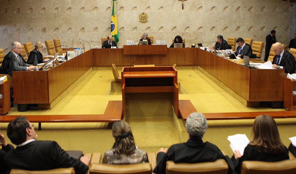 Por unanimidade, os ministros do Supremo Tribunal Federal entenderam que os estrangeiros não podem ser tratados de forma diferente em relação aos cidadãos que nasceram no país que também têm direito ao benefício de um salário mínimo por mês se comprovarem que não têm recursos para sobreviverem, previsto na Constituição (Foto: Aquiles Lins) Por unanimidade, os ministros do Supremo Tribunal Federal entenderam que os estrangeiros não podem ser tratados de forma diferente em relação aos cidadãos que nasceram no país que também têm direito ao benefício de um salário mínimo por mês se comprovarem que não têm recursos para sobreviverem, previsto na Constituição