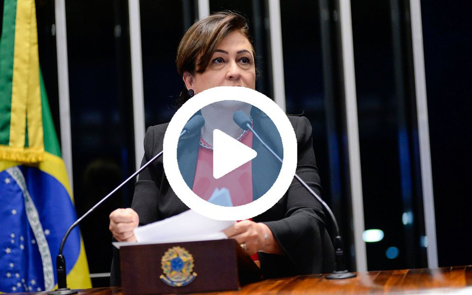 A senadora Kátia Abreu (PMDB-TO) anunciou que formalizou ao ministro Edson Fachin, do Supremo Tribunal Federal, pedindo que ela e o seu marido sejam ouvidos pela Justiça o rápido possível. A parlamentar negou ter recebido dinheiro da Odebrecht na eleição de 2014; “Doação que nunca existiu e que nunca recebi. Jamais contribuí com a ascensão ou com a escalada criminosa desta empresa ou de qualquer outra”, disse (Foto: Leonardo Lucena) A senadora Kátia Abreu (PMDB-TO) anunciou que formalizou ao ministro Edson Fachin, do Supremo Tribunal Federal, pedindo que ela e o seu marido sejam ouvidos pela Justiça o rápido possível. A parlamentar negou ter recebido dinheiro da Odebrecht na eleição de 2014; “Doação que nunca existiu e que nunca recebi. Jamais contribuí com a ascensão ou com a escalada criminosa desta empresa ou de qualquer outra”, disse