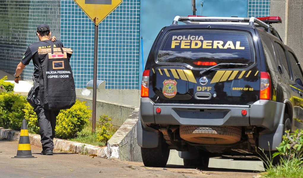 Justiça Federal de Brasília aceitou denúncia do Ministério Público Federal contra o ex-diretor jurídico do Bank Boston Walcris Rosito, além de servidores públicos, advogados, lobistas e ex-conselheiros do Carf; todos são acusados de corrupção, gestão fraudulenta, lavagem de dinheiro, apropriação de dinheiro de instituição financeira e organização criminosa nas investigações da operação Zelotes (Foto: Aquiles Lins) Justiça Federal de Brasília aceitou denúncia do Ministério Público Federal contra o ex-diretor jurídico do Bank Boston Walcris Rosito, além de servidores públicos, advogados, lobistas e ex-conselheiros do Carf; todos são acusados de corrupção, gestão fraudulenta, lavagem de dinheiro, apropriação de dinheiro de instituição financeira e organização criminosa nas investigações da operação Zelotes