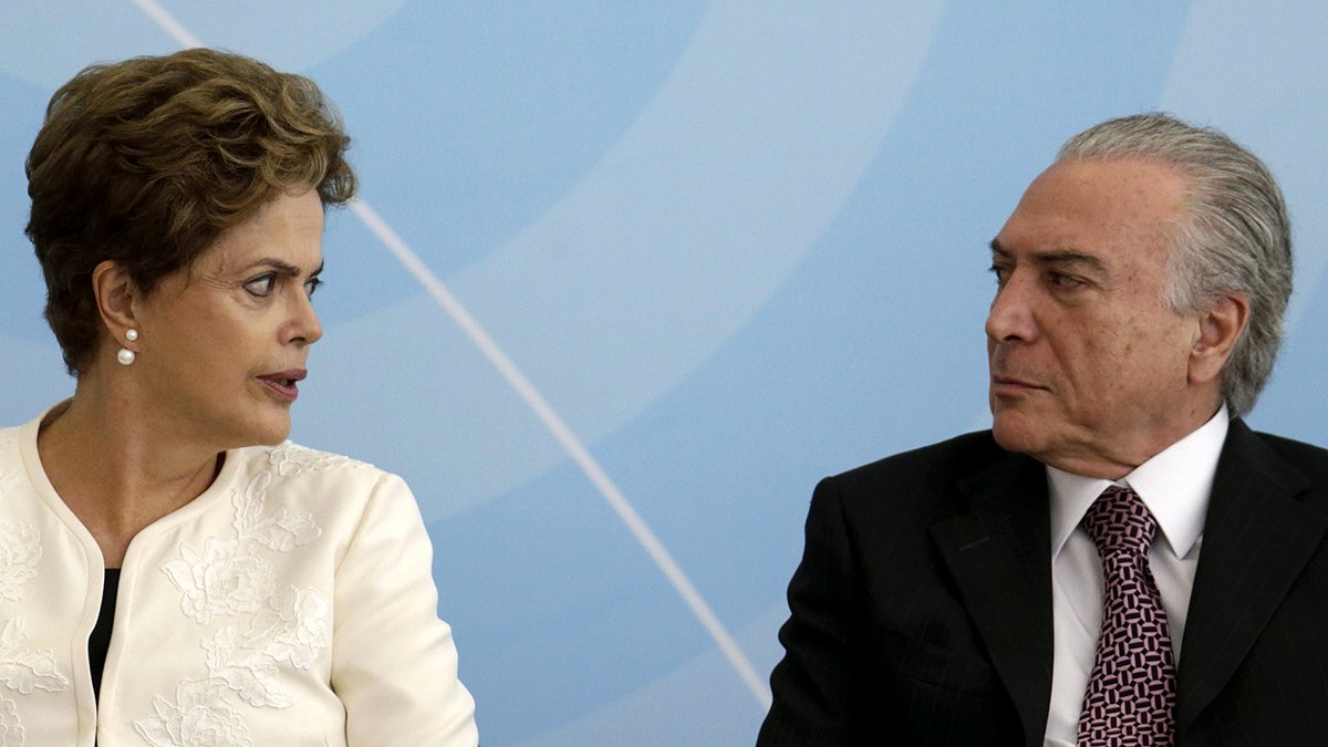 O PSDB considerou que o depoimento do casal de marqueteiros João Santana e Mônica Moura reforçam as provas na ação contra a chapa Dilma-Temer para buscar a punição da presidente deposta pele golpe, Dilma Rousseff, e a absolvição de Michel Temer no processo em curso no TSE; no entanto, Temer, sócio do golpe junto com tucanos, já foi citado várias vezes em delações da Odebrecht para negociações de propina; só no depoimento de Cláudio Melo Filho, ex-vice-presidente de Relações Institucionais da empreiteira, o nome do peemedebista apareceu 43 vezes (Foto: Leonardo Lucena) O PSDB considerou que o depoimento do casal de marqueteiros João Santana e Mônica Moura reforçam as provas na ação contra a chapa Dilma-Temer para buscar a punição da presidente deposta pele golpe, Dilma Rousseff, e a absolvição de Michel Temer no processo em curso no TSE; no entanto, Temer, sócio do golpe junto com tucanos, já foi citado várias vezes em delações da Odebrecht para negociações de propina; só no depoimento de Cláudio Melo Filho, ex-vice-presidente de Relações Institucionais da empreiteira, o nome do peemedebista apareceu 43 vezes