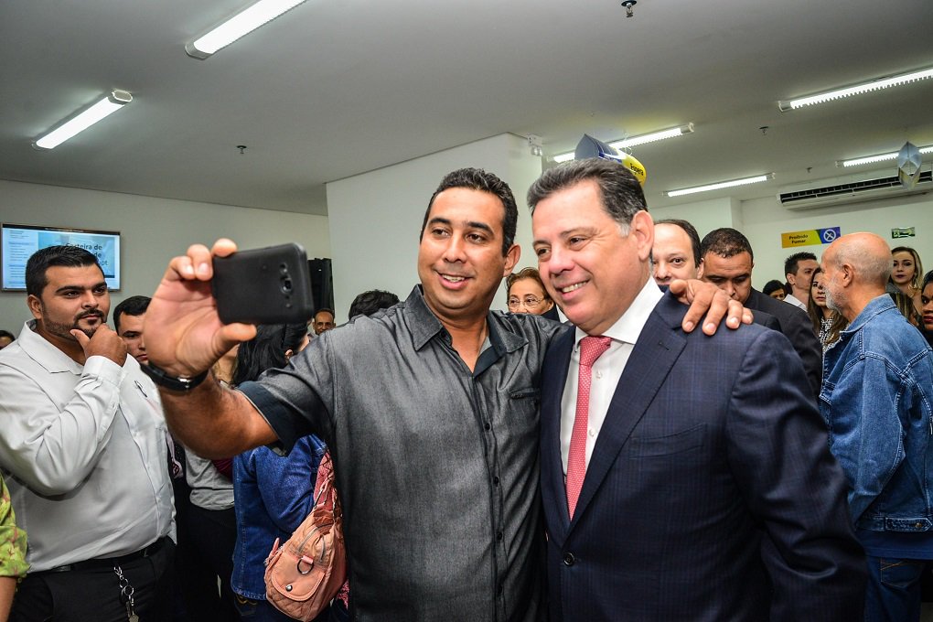 Ao comentar as contas públicas no Estado, o governador de Goiás, Marconi Perillo, que “o Brasil de Goiás não é o mesmo Brasil que passa na televisão, cheio de problemas, escândalos e frustrações”; “Goiás é o Estado de gente que trabalha, de empresários que produzem riquezas e de um governo que trabalha e supera a crise”, disse Perillo, durante evento Damianópolis, Nordeste do estado; dados do Caged, divulgados pelo Ministério do Trabalho, apontam que Goiás foi o terceiro estado do País no saldo da geração de empregos em junho, com 4.795 (Foto: Leonardo Lucena) Ao comentar as contas públicas no Estado, o governador de Goiás, Marconi Perillo, que “o Brasil de Goiás não é o mesmo Brasil que passa na televisão, cheio de problemas, escândalos e frustrações”; “Goiás é o Estado de gente que trabalha, de empresários que produzem riquezas e de um governo que trabalha e supera a crise”, disse Perillo, durante evento Damianópolis, Nordeste do estado; dados do Caged, divulgados pelo Ministério do Trabalho, apontam que Goiás foi o terceiro estado do País no saldo da geração de empregos em junho, com 4.795
