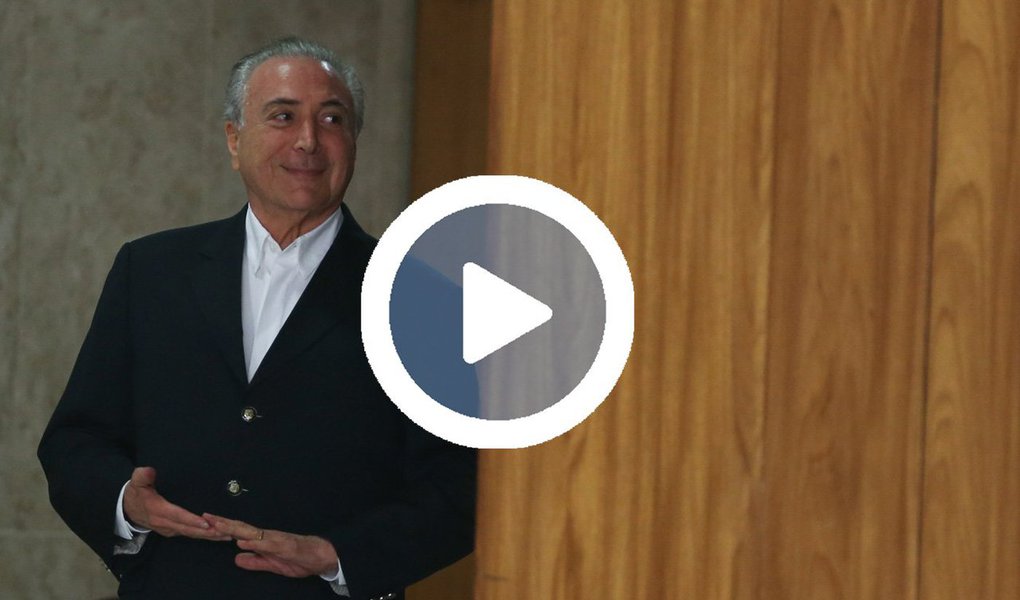 "Um dos grande temores de auxiliares de Michel Temer é que os chips na mala de dinheiro entregue a Rodrigo Rocha Loures ou o uso das notas marcadas em meio à propina compliquem a situação do presidente", diz o colunista Lauro Jardim neste domingo, 21, sobre a mala com R$ 500 mil entregue pela JBS com destino a Michel Temer; "Embora Temer siga dizendo que não recebeu propina alguma, assessores do Palácio do Planalto temem que a Polícia Federal consiga identificar que, de alguma maneira, o dinheiro chegou até ele", diz Jardim (Foto: Aquiles Lins) "Um dos grande temores de auxiliares de Michel Temer é que os chips na mala de dinheiro entregue a Rodrigo Rocha Loures ou o uso das notas marcadas em meio à propina compliquem a situação do presidente", diz o colunista Lauro Jardim neste domingo, 21, sobre a mala com R$ 500 mil entregue pela JBS com destino a Michel Temer; "Embora Temer siga dizendo que não recebeu propina alguma, assessores do Palácio do Planalto temem que a Polícia Federal consiga identificar que, de alguma maneira, o dinheiro chegou até ele", diz Jardim