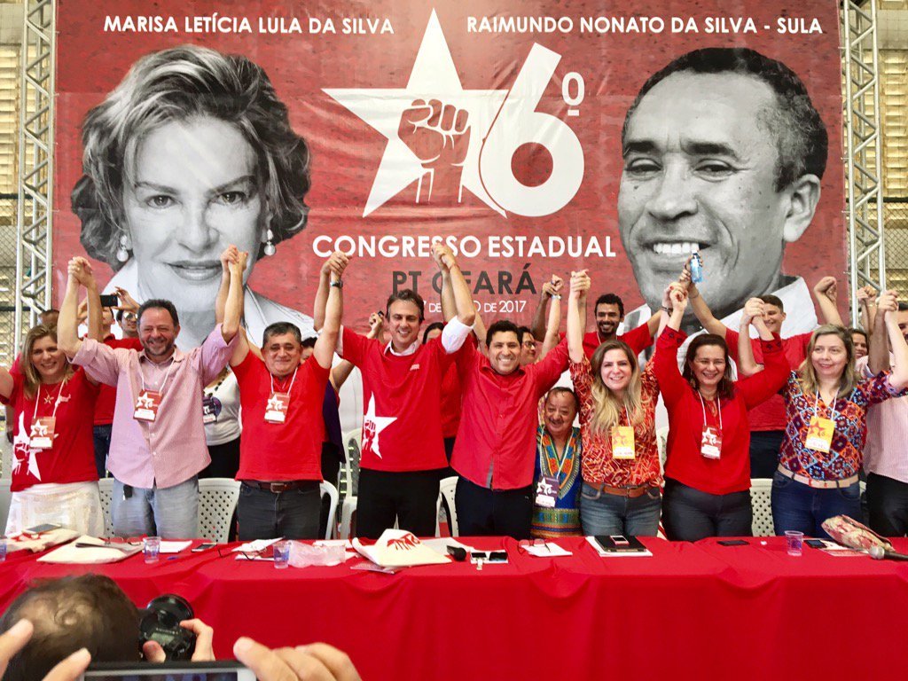 Reconduzido, por unanimidade, para mais um mandato à frente do Partido dos Trabalhadores do Ceará, o presidente Francisco de Assis Diniz considera que o resultado do 6° Congresso Estadual mostrou que o PT está unido e preparado para o embate contra os retrocessos do golpe e para a luta pelo restabelecimento da democracia. "O PT está unido para a luta contra esses tempos sombrios. Iniciamos um novo momento para construir um palanque forte para a reeleição do governador Camilo Santana e a volta do presidente Lula, para colocar o País em ordem" (Foto: Fatima 247) Reconduzido, por unanimidade, para mais um mandato à frente do Partido dos Trabalhadores do Ceará, o presidente Francisco de Assis Diniz considera que o resultado do 6° Congresso Estadual mostrou que o PT está unido e preparado para o embate contra os retrocessos do golpe e para a luta pelo restabelecimento da democracia. "O PT está unido para a luta contra esses tempos sombrios. Iniciamos um novo momento para construir um palanque forte para a reeleição do governador Camilo Santana e a volta do presidente Lula, para colocar o País em ordem"