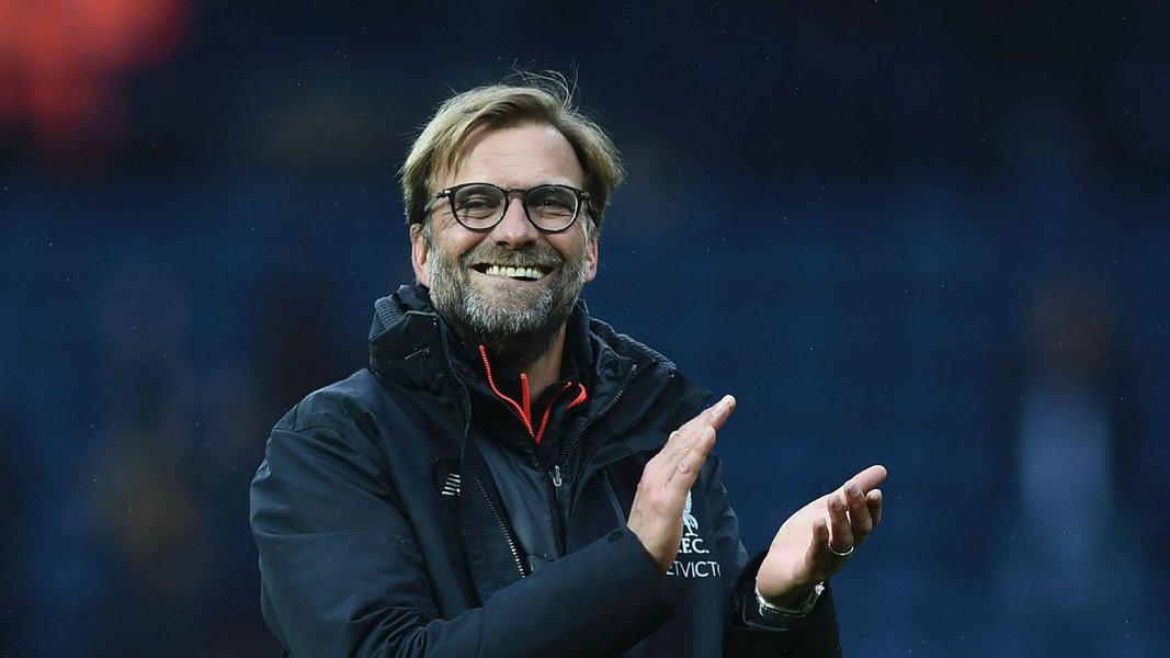 O técnico do Liverpool, o alemão Jurgen Klopp, declarou nesta sexta-feira (21), que o time inglês não irá negociar o meio-campista brasileiro Philippe Coutinho; o meia é alvo da cobiça do Barcelona, que teria oferecido 70 milhões de libras (91 milhões de dólares) pelo jogador (Foto: Charles Nisz) O técnico do Liverpool, o alemão Jurgen Klopp, declarou nesta sexta-feira (21), que o time inglês não irá negociar o meio-campista brasileiro Philippe Coutinho; o meia é alvo da cobiça do Barcelona, que teria oferecido 70 milhões de libras (91 milhões de dólares) pelo jogador