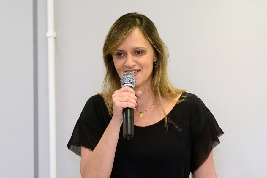 A secretária da Educação de Salvador, Paloma Modesto, diz que 80% das escolas da rede municipal estão tendo aula normalmente, mesmo com a paralisação organizada pela APLB, sindicato que representa a categoria; "Nesses processos, são sempre os alunos os mais prejudicados. É uma situação que não podemos admitir, ainda mais quando há espaço para o diálogo e no momento em que as negociações estão ocorrendo e evoluindo", diz Paloma Modesto (Foto: Romulo Faro) A secretária da Educação de Salvador, Paloma Modesto, diz que 80% das escolas da rede municipal estão tendo aula normalmente, mesmo com a paralisação organizada pela APLB, sindicato que representa a categoria; "Nesses processos, são sempre os alunos os mais prejudicados. É uma situação que não podemos admitir, ainda mais quando há espaço para o diálogo e no momento em que as negociações estão ocorrendo e evoluindo", diz Paloma Modesto