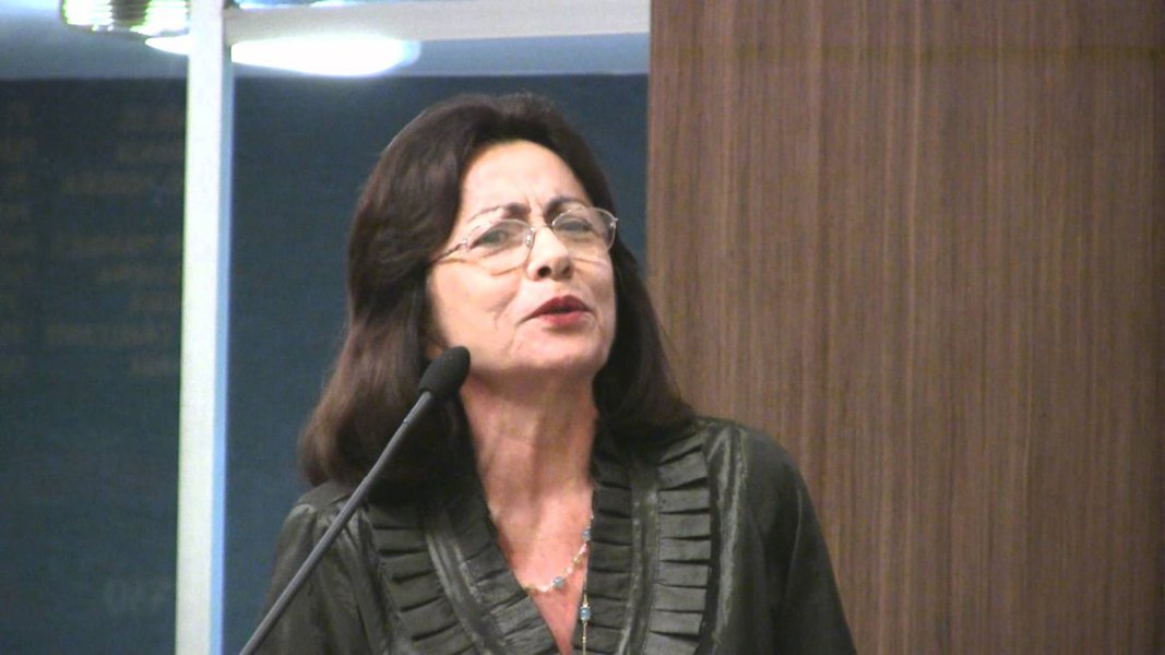 Maria Luiza Fontenele, ex-prefeita de Fortaleza e primeira mulher a comandar uma capital brasileira, entre 1986 e 1989, recebeu nesta quarta-feira (5) homenagem do Conselho Cearense dos Direitos da Mulher por sua luta pelos direitos da mulher. A homenagem marca a passagem dos 30 anos de criação do Conselho e da Delegacia de Defesa da Mulher (Foto: Rodrigo Rocha) Maria Luiza Fontenele, ex-prefeita de Fortaleza e primeira mulher a comandar uma capital brasileira, entre 1986 e 1989, recebeu nesta quarta-feira (5) homenagem do Conselho Cearense dos Direitos da Mulher por sua luta pelos direitos da mulher. A homenagem marca a passagem dos 30 anos de criação do Conselho e da Delegacia de Defesa da Mulher