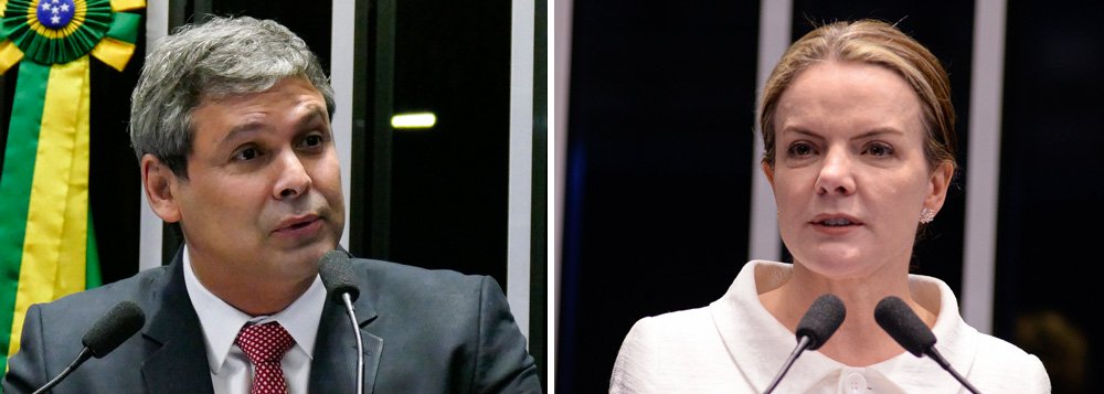 A candidatura do Lindbergh nasceu vitoriosa, em março passado, porque conseguiu trazer esperança e alento para centenas de milhares de filiados, militantes, amigos e simpatizantes do PT quanto à possibilidade real de mudar o PT. A pressão para retirá-lo da disputa despreza tais expectativas e castra o sentimento vibrante desta militância rebelde e radicalizada. Com Lindbergh na disputa, a CNB se obrigou a lançar a senadora Gleisi Hoffman, o que representa, em si, um trunfo da candidatura representada por ele (Foto: Jeferson Miola) A candidatura do Lindbergh nasceu vitoriosa, em março passado, porque conseguiu trazer esperança e alento para centenas de milhares de filiados, militantes, amigos e simpatizantes do PT quanto à possibilidade real de mudar o PT. A pressão para retirá-lo da disputa despreza tais expectativas e castra o sentimento vibrante desta militância rebelde e radicalizada. Com Lindbergh na disputa, a CNB se obrigou a lançar a senadora Gleisi Hoffman, o que representa, em si, um trunfo da candidatura representada por ele