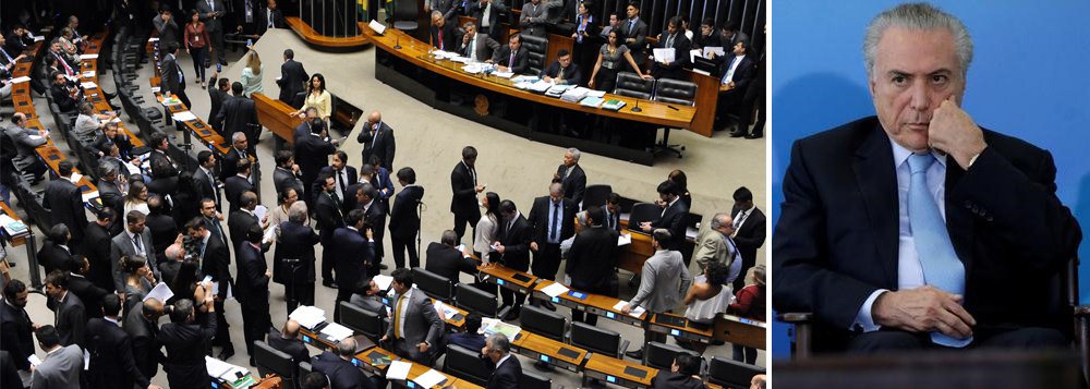 Se fosse para votação no Plenário da Câmara nesta quarta-feira, 5, a a PEC 287, que trata da Reforma da Previdência, proposta por Michel Temer, seria rejeitada; derrota política de Michel Temer foi constatada pelo jornal Estado de S. Paulo, que realizou levantamento com 425 parlamentares, que representam 83% da Câmara; 240 disseram que votarão contra a proposta, mesmo com regras mais brandas; 34 votos acima do mínimo necessário para derrotar a proposta no Plenário; apenas 20 disseram que são favoráveis ao texto da forma como foi enviado pelo governo (Foto: Aquiles Lins) Se fosse para votação no Plenário da Câmara nesta quarta-feira, 5, a a PEC 287, que trata da Reforma da Previdência, proposta por Michel Temer, seria rejeitada; derrota política de Michel Temer foi constatada pelo jornal Estado de S. Paulo, que realizou levantamento com 425 parlamentares, que representam 83% da Câmara; 240 disseram que votarão contra a proposta, mesmo com regras mais brandas; 34 votos acima do mínimo necessário para derrotar a proposta no Plenário; apenas 20 disseram que são favoráveis ao texto da forma como foi enviado pelo governo