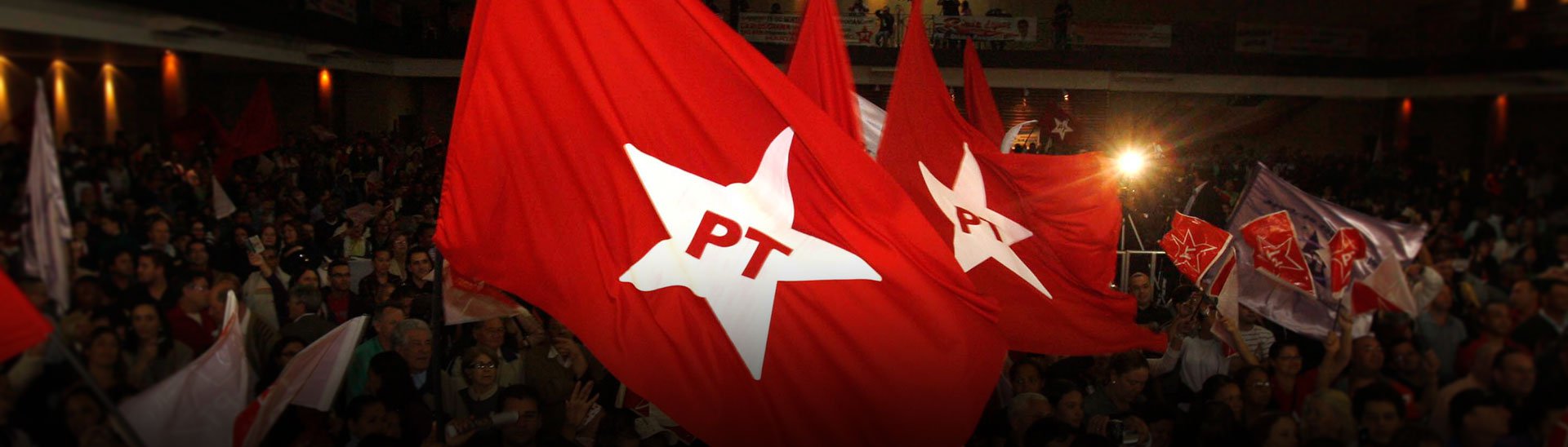 O PT realiza no próximo domingo (9), o Processo de Eleições Diretas (PED) municipais em todo País; nesta primeira fase, os filiados votam em eleições diretas para presidentes municipais, chapas de dirigentes municipais e chapa estadual; no Piauí, o pleito vai movimentar petistas em 190 municípios; a escolha dos filiados em todos os níveis (nacional, estadual e municipal) ocorre em três etapas em todo o Brasil; são 62.748 filiados que se apresentaram para concorrer às direções do PT para os próximos dois anos (Foto: Leonardo Lucena) O PT realiza no próximo domingo (9), o Processo de Eleições Diretas (PED) municipais em todo País; nesta primeira fase, os filiados votam em eleições diretas para presidentes municipais, chapas de dirigentes municipais e chapa estadual; no Piauí, o pleito vai movimentar petistas em 190 municípios; a escolha dos filiados em todos os níveis (nacional, estadual e municipal) ocorre em três etapas em todo o Brasil; são 62.748 filiados que se apresentaram para concorrer às direções do PT para os próximos dois anos
