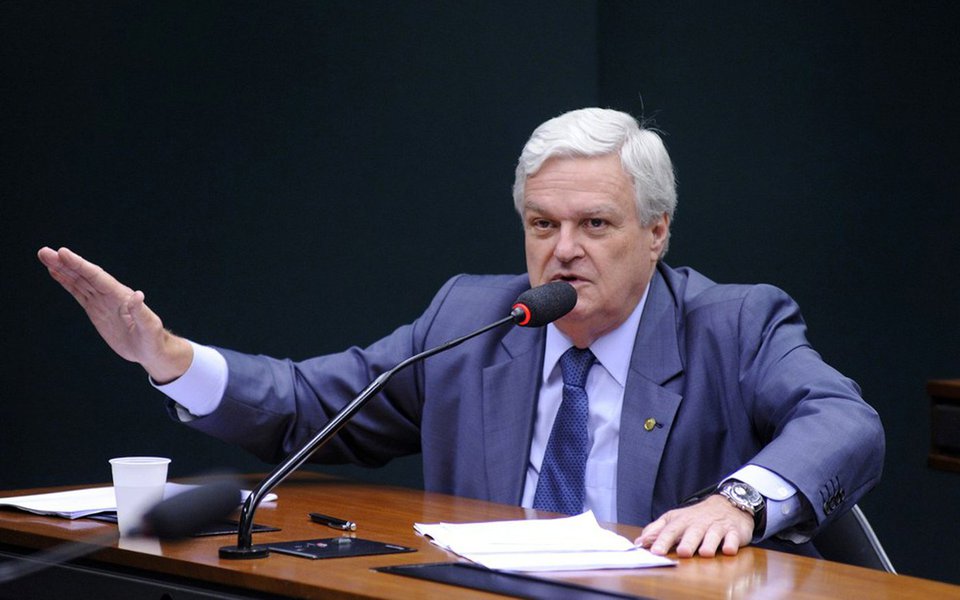 "José Mentor não favoreceu quem quer que seja em troca de qualquer vantagem indevida. Fala-se apenas genericamente ter recebido vantagem indevida na condição de deputado federal sem afirmar qual teria sido essa vantagem e para quais finalidades ela teria sido auferida", diz nota do deputado (Foto: Leonardo Attuch) "José Mentor não favoreceu quem quer que seja em troca de qualquer vantagem indevida. Fala-se apenas genericamente ter recebido vantagem indevida na condição de deputado federal sem afirmar qual teria sido essa vantagem e para quais finalidades ela teria sido auferida", diz nota do deputado