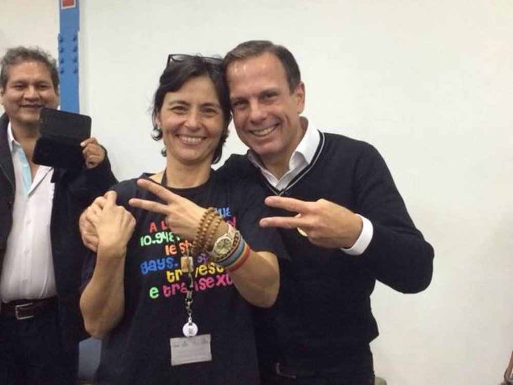 Em uma publicação no Facebook nesta quarta-feira 19, Soninha Francine (PPS) contou ter resistido, mas aceitado "gravar um vídeo ao lado do prefeito", que anunciou sua demissão da Secretaria Municipal de Desenvolvimento e Assistência Social, causando grande repercussão; "O que não foi de 'comum acordo' foi minha demissão, oras. Eu não concordo, mas ele é o chefe e não precisa da minha concordância para me mandar embora", disse a vereadora, contestando João Doria (PSDB) (Foto: Gisele Federicce) Em uma publicação no Facebook nesta quarta-feira 19, Soninha Francine (PPS) contou ter resistido, mas aceitado "gravar um vídeo ao lado do prefeito", que anunciou sua demissão da Secretaria Municipal de Desenvolvimento e Assistência Social, causando grande repercussão; "O que não foi de 'comum acordo' foi minha demissão, oras. Eu não concordo, mas ele é o chefe e não precisa da minha concordância para me mandar embora", disse a vereadora, contestando João Doria (PSDB)