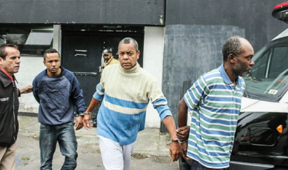 Três militantes do Movimento dos Trabalhadores Sem Teto (MTST), presos durante a greve geral do último dia 28, serão liberados nas próximas 48 horas após decisão da Justiça publicada nesta quinta-feira; o desembargador Otávio de Almeida Toledo aceitou o pedido de habeas corpus da defesa; até o início da noite de quinta, eles ainda estavam no Presídio de Tremembé, em São Paulo; integrantes do MTST foram acusados de tentativa de incêndio, explosão e incitação ao crime durante uma manifestação contra as reformas trabalhista e da Previdência na Avenida José Pinheiro Borges, em Itaquera, e levados para o 63º Distrito Policial, na Vila Jacuí (Foto: José Barbacena) Três militantes do Movimento dos Trabalhadores Sem Teto (MTST), presos durante a greve geral do último dia 28, serão liberados nas próximas 48 horas após decisão da Justiça publicada nesta quinta-feira; o desembargador Otávio de Almeida Toledo aceitou o pedido de habeas corpus da defesa; até o início da noite de quinta, eles ainda estavam no Presídio de Tremembé, em São Paulo; integrantes do MTST foram acusados de tentativa de incêndio, explosão e incitação ao crime durante uma manifestação contra as reformas trabalhista e da Previdência na Avenida José Pinheiro Borges, em Itaquera, e levados para o 63º Distrito Policial, na Vila Jacuí