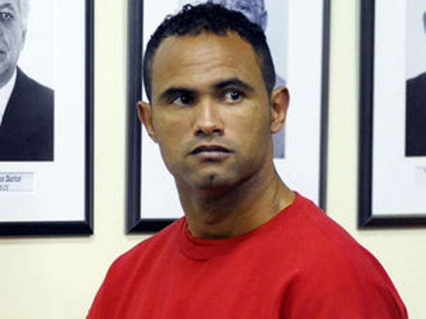Vivemos tempos doentios aonde o dinheiro vem sendo colocado acima da ética, da justiça, do caráter e até mesmo da vida, mas cabe àqueles a quem ainda há o privilégio da sensatez e humanidade, enquanto cidadãos, protegidos pela Constituição Federal, exigir que a guarda de seus direitos seja respeitada (Foto: Fátima Miranda) Vivemos tempos doentios aonde o dinheiro vem sendo colocado acima da ética, da justiça, do caráter e até mesmo da vida, mas cabe àqueles a quem ainda há o privilégio da sensatez e humanidade, enquanto cidadãos, protegidos pela Constituição Federal, exigir que a guarda de seus direitos seja respeitada