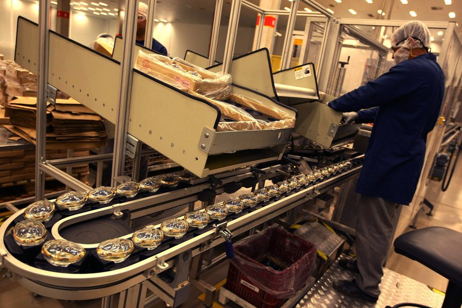 Puxado pela alta de preços das commodities, pelo incremento do volume embarcado e pela baixa base de comparação, as exportações baianas cresceram 15,1% em março, quando comparadas a igual mês do ano passado, alcançando US$ 657,8 milhões; no primeiro trimestre, as exportações atingiram US$ 1,68 bilhão, ficando 7,7% acima de igual período de 2016; as informações foram analisadas pela Superintendência de Estudos Econômicos e Sociais da Bahia (Foto: Romulo Faro) Puxado pela alta de preços das commodities, pelo incremento do volume embarcado e pela baixa base de comparação, as exportações baianas cresceram 15,1% em março, quando comparadas a igual mês do ano passado, alcançando US$ 657,8 milhões; no primeiro trimestre, as exportações atingiram US$ 1,68 bilhão, ficando 7,7% acima de igual período de 2016; as informações foram analisadas pela Superintendência de Estudos Econômicos e Sociais da Bahia