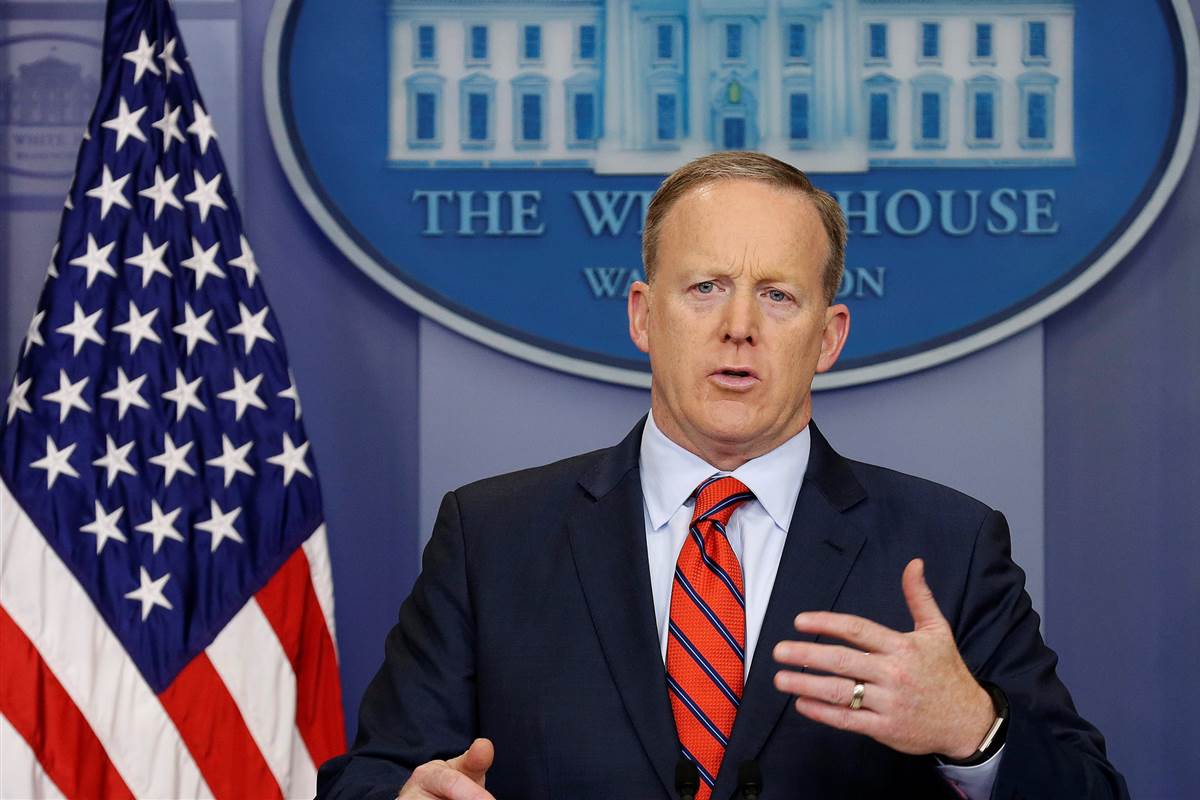 Em meio às tensões regionais coreanas, o porta voz da Casa Branca, Sean Spicer, afirmou o caráter preocupante da detenção de um cidadão norte-americano do domingo passado (7); "Obviamente, isso é preocupante. Estamos bastante alertas sobre isso e iremos trabalhar por meio da embaixada da Suécia... por meio do nosso Departamento de Estado, para buscar a libertação de indivíduos lá", disse o porta-voz da Casa Branca (Foto: Henrique Attuch) Em meio às tensões regionais coreanas, o porta voz da Casa Branca, Sean Spicer, afirmou o caráter preocupante da detenção de um cidadão norte-americano do domingo passado (7); "Obviamente, isso é preocupante. Estamos bastante alertas sobre isso e iremos trabalhar por meio da embaixada da Suécia... por meio do nosso Departamento de Estado, para buscar a libertação de indivíduos lá", disse o porta-voz da Casa Branca