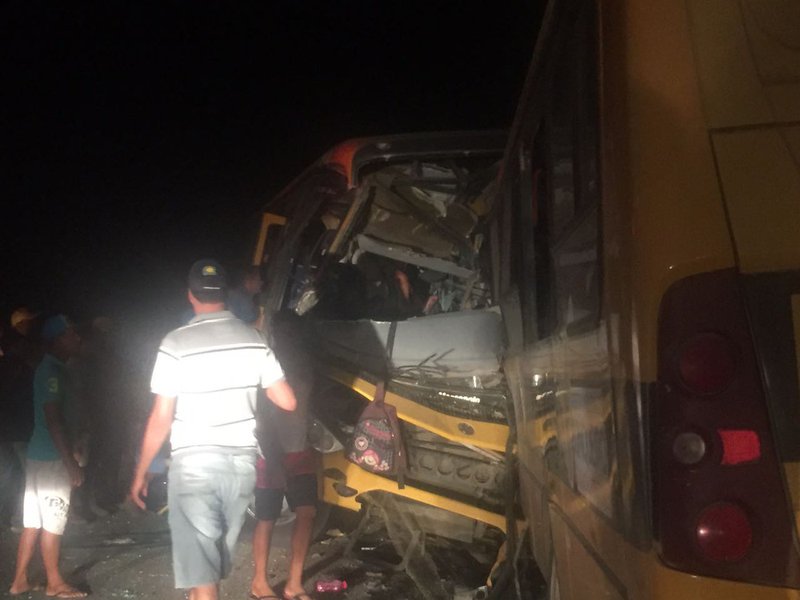 Morreu nesta quinta-feira (6), em Arapiraca, no Agreste de Alagoas, a estudante de enfermagem Jeniffa Jânia de Lira Santos, de 21 anos, que estava internada na UTI da Unidade de Emergência do Agreste; ela era a única vítima do acidente ocorrido na AL-110, no município de São Sebastião, envolvendo dois ônibus escolares, que permanecia no hospital em estado grave; com o falecimento da estudante, sobe para sete o número de vítimas fatais (Foto: Voney Malta) Morreu nesta quinta-feira (6), em Arapiraca, no Agreste de Alagoas, a estudante de enfermagem Jeniffa Jânia de Lira Santos, de 21 anos, que estava internada na UTI da Unidade de Emergência do Agreste; ela era a única vítima do acidente ocorrido na AL-110, no município de São Sebastião, envolvendo dois ônibus escolares, que permanecia no hospital em estado grave; com o falecimento da estudante, sobe para sete o número de vítimas fatais