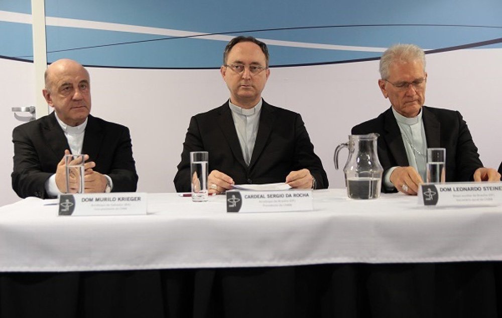 Os membros da Presidência da Conferência Nacional dos Bispos do Brasil (CNBB), emitiram nesta sexta-feira, uma Nota Oficial com o título “Pela Ética na Política” na qual afirmam que a Conferência acompanha “com espanto e indignação” as graves denúncias de corrupção política acolhidas pelo Supremo Tribunal Federa; o texto pede ainda uma saída que fortaleça o estado democrático de direito (Foto: Leonardo Attuch) Os membros da Presidência da Conferência Nacional dos Bispos do Brasil (CNBB), emitiram nesta sexta-feira, uma Nota Oficial com o título “Pela Ética na Política” na qual afirmam que a Conferência acompanha “com espanto e indignação” as graves denúncias de corrupção política acolhidas pelo Supremo Tribunal Federa; o texto pede ainda uma saída que fortaleça o estado democrático de direito