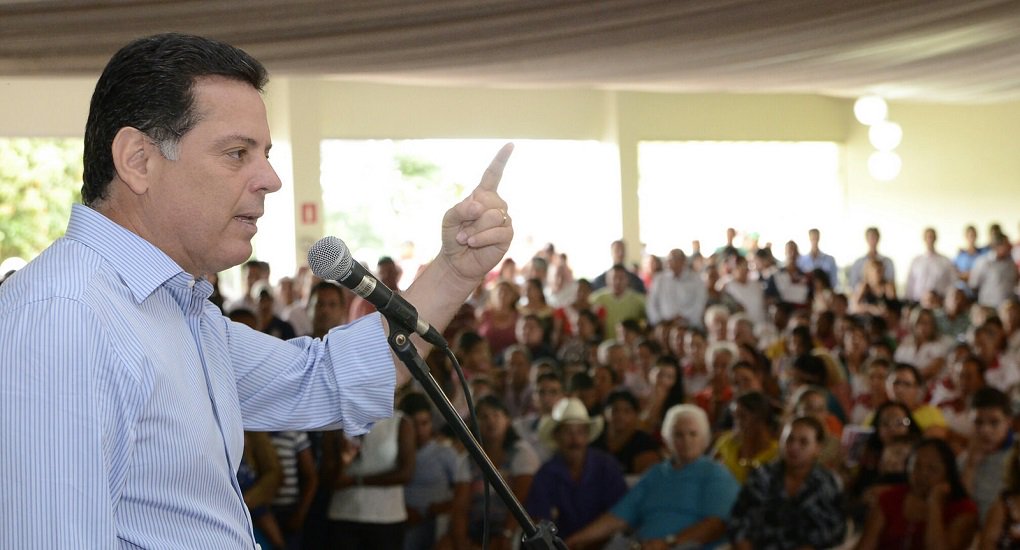 O governador Marconi Perillo afirmou que o depoimento do executivo da JBS Ricardo Saud demonstra que doações legais de campanha feitas pelo Grupo JBS para o PSDB de Goiás não resultaram em "troca de interesses privados no Governo de Goiás"; em seu pronunciamento, Marconi observa que as doações se restringiram a campanha de 2010, devidamente declaradas à Justiça Eleitoral, e não ocorreram em 2014; "O depoimento do delator do Grupo JBS é a demonstração cabal de que não foi usado expediente de doações de campanha em troca de interesses privados no Governo de Goiás" (Foto: José Barbacena) O governador Marconi Perillo afirmou que o depoimento do executivo da JBS Ricardo Saud demonstra que doações legais de campanha feitas pelo Grupo JBS para o PSDB de Goiás não resultaram em "troca de interesses privados no Governo de Goiás"; em seu pronunciamento, Marconi observa que as doações se restringiram a campanha de 2010, devidamente declaradas à Justiça Eleitoral, e não ocorreram em 2014; "O depoimento do delator do Grupo JBS é a demonstração cabal de que não foi usado expediente de doações de campanha em troca de interesses privados no Governo de Goiás"