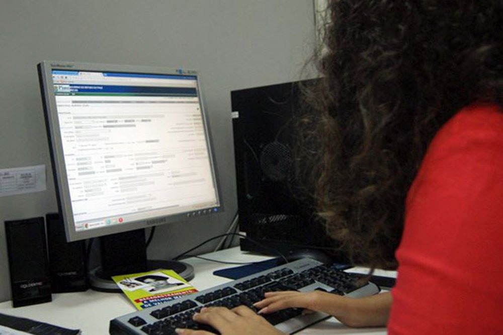 Para atender ao Programa de Atualização Cadastral dos servidores públicos, ativos e inativos, pensionistas e militares no âmbito do poder executivo do Piauí, começa no dia 22 de junho o novo recadastramento de todos os servidores; objetivo do recadastramento é a melhoria da gestão de recursos humanos abrangendo todos os agentes públicos (Foto: Voney Malta) Para atender ao Programa de Atualização Cadastral dos servidores públicos, ativos e inativos, pensionistas e militares no âmbito do poder executivo do Piauí, começa no dia 22 de junho o novo recadastramento de todos os servidores; objetivo do recadastramento é a melhoria da gestão de recursos humanos abrangendo todos os agentes públicos