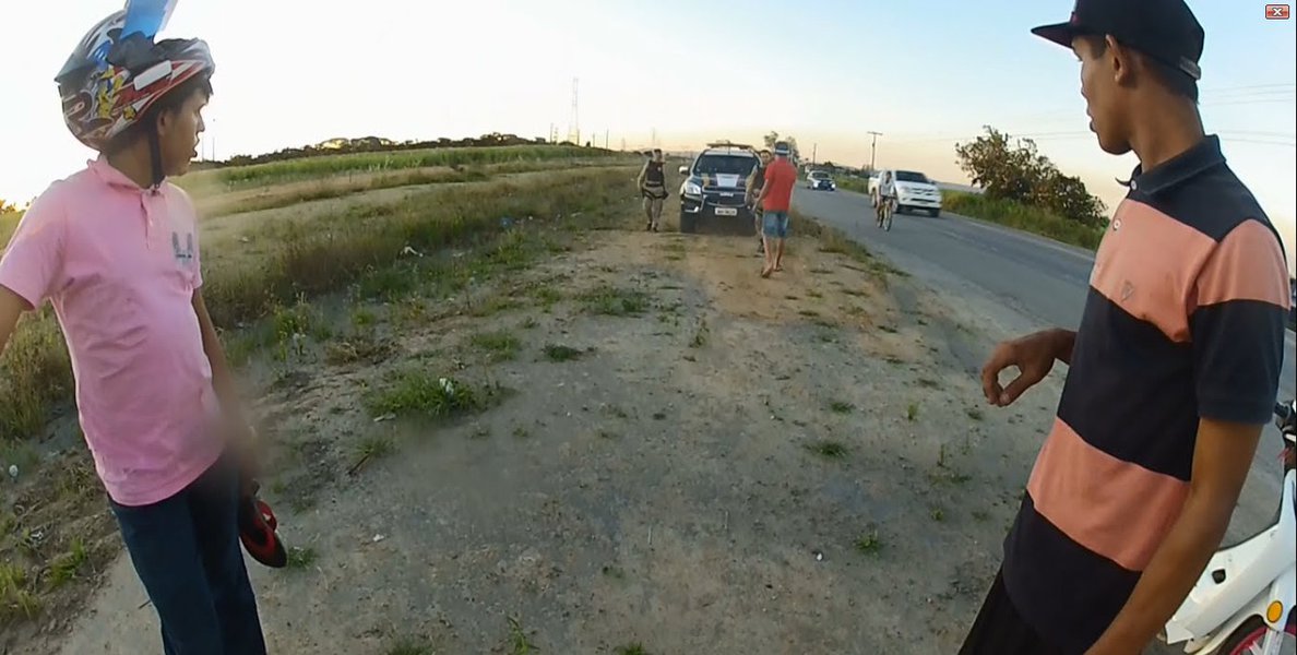 Começa já nesta quinta-feira (20) o trabalho de fiscalização da Polícia Rodoviária Federal (PRF) nas rodovias federais que cortam Alagoas; o mês de abril é considerado atípico porque reúne três feriadões seguidos: sexta-feira da paixão, o feriado de Tiradentes e dia do Trabalho, prolongando os fins de semana e redobrando a atenção e trabalho do órgão (Foto: Voney Malta) Começa já nesta quinta-feira (20) o trabalho de fiscalização da Polícia Rodoviária Federal (PRF) nas rodovias federais que cortam Alagoas; o mês de abril é considerado atípico porque reúne três feriadões seguidos: sexta-feira da paixão, o feriado de Tiradentes e dia do Trabalho, prolongando os fins de semana e redobrando a atenção e trabalho do órgão
