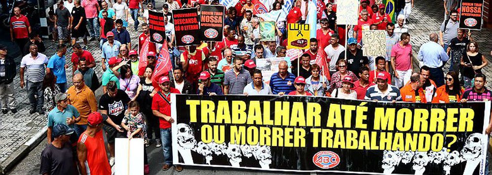 A Reforma da Previdência é um duro golpe contra o povo, mas sobretudo contra as mulheres. Estas, que têm as vidas perpassadas pela desigualdade, violência e o assédio, poderão ser arremessadas na pobreza quando perderem sua capacidade produtiva (Foto: Maria do Rosário) A Reforma da Previdência é um duro golpe contra o povo, mas sobretudo contra as mulheres. Estas, que têm as vidas perpassadas pela desigualdade, violência e o assédio, poderão ser arremessadas na pobreza quando perderem sua capacidade produtiva