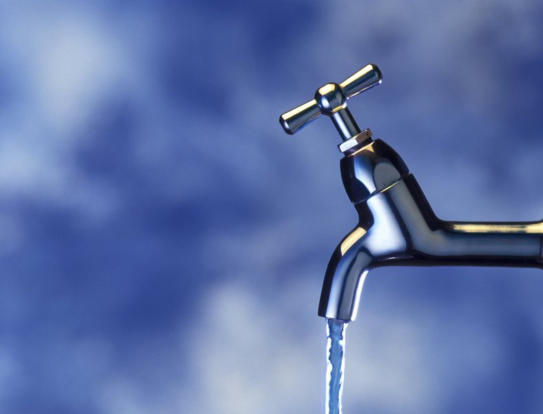 De acordo com a Companhia de Água e Esgoto do Ceará (Cagece), Fortaleza e Região Metropolitana registraram redução de 13,98% no consumo de água durante o mês de março. Esse é o maior percentual de economia de água alcançado desde a implantação da tarifa de contingência, em dezembro de 2015, e o menor volume de água consumido no mês de março desde 2014 (Foto: Rodrigo Rocha) De acordo com a Companhia de Água e Esgoto do Ceará (Cagece), Fortaleza e Região Metropolitana registraram redução de 13,98% no consumo de água durante o mês de março. Esse é o maior percentual de economia de água alcançado desde a implantação da tarifa de contingência, em dezembro de 2015, e o menor volume de água consumido no mês de março desde 2014
