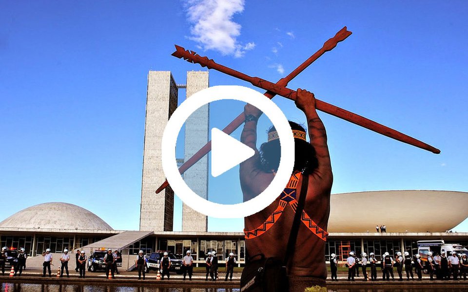 Idealizadores do movimento Demarcação Já divulgaram vídeo em que vários cantores brasileiros que participaram da música homônima defendem o direito dos povos indígenas de terem suas terras demarcadas pela União; a música é composta por Carlos Rennó e musicada por Chico César, a canção "Demarcação Já" foi gravada por dezenas de artistas com destaque na cena musical brasileira; assista (Foto: Aquiles Lins) Idealizadores do movimento Demarcação Já divulgaram vídeo em que vários cantores brasileiros que participaram da música homônima defendem o direito dos povos indígenas de terem suas terras demarcadas pela União; a música é composta por Carlos Rennó e musicada por Chico César, a canção "Demarcação Já" foi gravada por dezenas de artistas com destaque na cena musical brasileira; assista