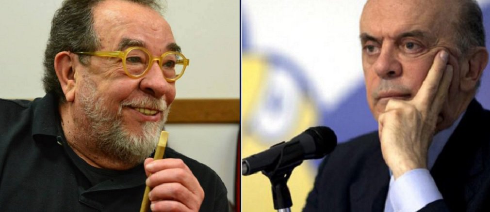 Jornalista e escritor Fernando Morais comenta a mais recente delação que atingiu em cheio o senador José Serra (PSDB); tucano voltou a ser acusado de receber propinas em contas na Suíça; Morais agora aborda a diferença no tratamento dispensado pela Justiça ao ex-presidente Luiz Inácio Lula da Silva e a José Serra; em março de 2016, foi levado em condução coercitiva pela Polícia Federal para depor, segundo o juiz Sergio Moro para evitar tumultos; "Mas o importante é o seguinte: meritíssimo ministros do STF e da PGR, agora já dá para coercitar o Careca, com direito a japonês de óculos escuros e delegado com birote no cabelo? Claro, tudo filmado para depois dar as cenas para o filme anti-Lula? Perguntar não ofende, os doutores sabem...", afirma Morais (Foto: José Barbacena) Jornalista e escritor Fernando Morais comenta a mais recente delação que atingiu em cheio o senador José Serra (PSDB); tucano voltou a ser acusado de receber propinas em contas na Suíça; Morais agora aborda a diferença no tratamento dispensado pela Justiça ao ex-presidente Luiz Inácio Lula da Silva e a José Serra; em março de 2016, foi levado em condução coercitiva pela Polícia Federal para depor, segundo o juiz Sergio Moro para evitar tumultos; "Mas o importante é o seguinte: meritíssimo ministros do STF e da PGR, agora já dá para coercitar o Careca, com direito a japonês de óculos escuros e delegado com birote no cabelo? Claro, tudo filmado para depois dar as cenas para o filme anti-Lula? Perguntar não ofende, os doutores sabem...", afirma Morais