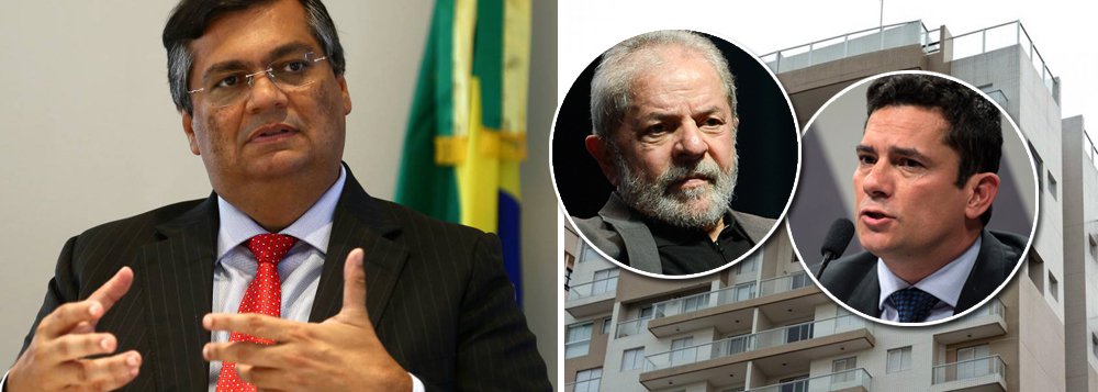 O governador Flávio Dino, que é também juiz de Direito e passou em primeiro lugar no mesmo concurso prestado por Sergio Moro, publica artigo nesta sexta-feira em que afirma que a sentença contra o ex-presidente Lula é um edifício com vários andares de erros jurídicos; Dino cita a inexistência de corrupção passiva, demonstra estranheza com um episódio de um apartamento de São Paulo ser analisado pela justiça paranaense quando o próprio Moro reconheceu não haver ligação entre o imóvel e o caso Petrobras e diz, ainda, que não pode haver lavagem se o chamado "triplex do Guarujá" jamais foi entregue a Lula; "A sentença em questão, portanto, é um tríplex que não cabe em um edifício jurídico democrático, no qual os fins não justificam os meios", diz Dino (Foto: Leonardo Attuch) O governador Flávio Dino, que é também juiz de Direito e passou em primeiro lugar no mesmo concurso prestado por Sergio Moro, publica artigo nesta sexta-feira em que afirma que a sentença contra o ex-presidente Lula é um edifício com vários andares de erros jurídicos; Dino cita a inexistência de corrupção passiva, demonstra estranheza com um episódio de um apartamento de São Paulo ser analisado pela justiça paranaense quando o próprio Moro reconheceu não haver ligação entre o imóvel e o caso Petrobras e diz, ainda, que não pode haver lavagem se o chamado "triplex do Guarujá" jamais foi entregue a Lula; "A sentença em questão, portanto, é um tríplex que não cabe em um edifício jurídico democrático, no qual os fins não justificam os meios", diz Dino