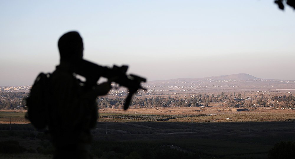 Exército da Síria denunciou que aviões israelenses lançaram mísseis a partir do espaço aéreo libanês, que atingiram uma infraestrutura militar localizada na província central de Hama, causando a morte de duas pessoas; exército advertiu sobre as consequências "perigosas destes atos violentos sobre a segurança e estabilidade da região" e afirma que o ataque insiste no "apoio direto de Israel ao Estado Islâmico e a outras organizações terroristas" (Foto: Paulo Emílio) Exército da Síria denunciou que aviões israelenses lançaram mísseis a partir do espaço aéreo libanês, que atingiram uma infraestrutura militar localizada na província central de Hama, causando a morte de duas pessoas; exército advertiu sobre as consequências "perigosas destes atos violentos sobre a segurança e estabilidade da região" e afirma que o ataque insiste no "apoio direto de Israel ao Estado Islâmico e a outras organizações terroristas"