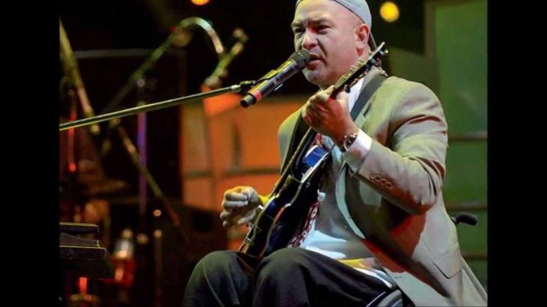 "Temos na presidência alguém que nenhum brasileiro escolheu", disse o músico, líder dos Paralamas do Sucesso; a banda lançou o disco "Sinais do Sim" no programa Fantástico, da TV Globo, neste domingo 13 (Foto: Gisele Federicce) "Temos na presidência alguém que nenhum brasileiro escolheu", disse o músico, líder dos Paralamas do Sucesso; a banda lançou o disco "Sinais do Sim" no programa Fantástico, da TV Globo, neste domingo 13