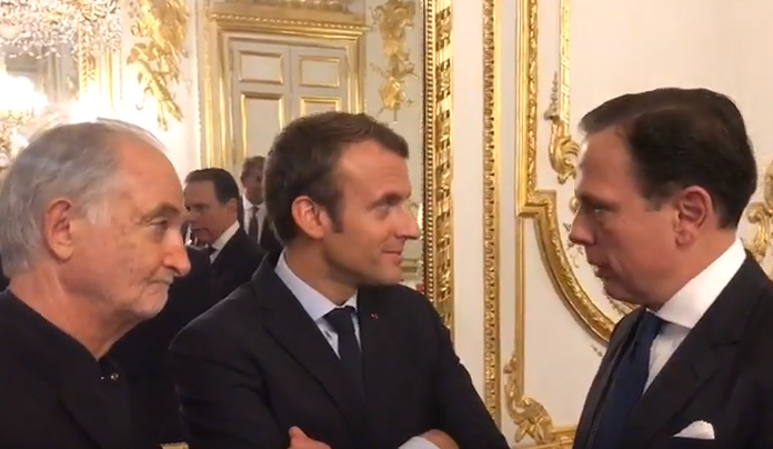 Doria não teve uma audiência bilateral com o novo presidente francês. Ele foi a um evento onde Macron estava. E conseguiu lhe trazer prum cantinho para que pudesse gravar este vídeo; assista (Foto: Renato Rovai) Doria não teve uma audiência bilateral com o novo presidente francês. Ele foi a um evento onde Macron estava. E conseguiu lhe trazer prum cantinho para que pudesse gravar este vídeo; assista