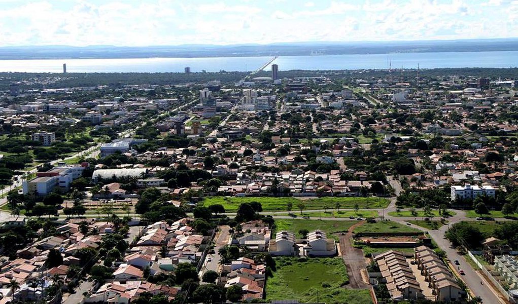 Dados da pesquisa Vigitel, divulgada nesta segunda-feira, 17, pelo Ministério da Saúde, mostram que quase um em cada cinco brasileiros está obeso; entre as capitais, Rio Branco (AC) foi a que registrou maior prevalência de excesso de peso, com índice de 60,6. Já Palmas registrou menor índice, 47,7; da mesma forma, Palmas foi a capital brasileira a registrar menor prevalência de diagnóstico médico de hipertensão (índice de 16,9), enquanto que o Rio de Janeiro (RJ) registrou a maior prevalência, com 31,7 (Foto: Aquiles Lins) Dados da pesquisa Vigitel, divulgada nesta segunda-feira, 17, pelo Ministério da Saúde, mostram que quase um em cada cinco brasileiros está obeso; entre as capitais, Rio Branco (AC) foi a que registrou maior prevalência de excesso de peso, com índice de 60,6. Já Palmas registrou menor índice, 47,7; da mesma forma, Palmas foi a capital brasileira a registrar menor prevalência de diagnóstico médico de hipertensão (índice de 16,9), enquanto que o Rio de Janeiro (RJ) registrou a maior prevalência, com 31,7