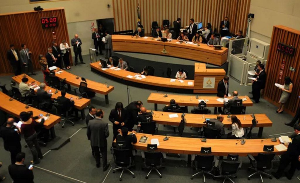 O Ministério Público do Distrito Federal denunciou os deputados distritais Agaciel Maia (PR) e Ivonildo Lira (PHS) por improbidade administrativa na contratação de eventos culturais realizados pela Administração Regional de São Sebastião, respectivamente em 2011 e 2016 (Foto: Leonardo Lucena) O Ministério Público do Distrito Federal denunciou os deputados distritais Agaciel Maia (PR) e Ivonildo Lira (PHS) por improbidade administrativa na contratação de eventos culturais realizados pela Administração Regional de São Sebastião, respectivamente em 2011 e 2016