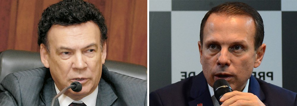 "O senhor (João Doria) é um traidor. Vou repetir: o senhor é um traidor. E não existe nada pior no mundo do que a traição. O senhor traiu o governador vergonhosamente", discursou o deputado estadual Campos Machado (PTB); o prefeito também recebeu críticas de outros tucano, Carlos Bezerra Jr., marido da vereadora Patrícia Bezerra (PSDB), ex-secretária municipal que deixou a gestão Doria após sua ação na cracolândia; “O prefeito está viajando demais", criticou (Foto: Gisele Federicce) "O senhor (João Doria) é um traidor. Vou repetir: o senhor é um traidor. E não existe nada pior no mundo do que a traição. O senhor traiu o governador vergonhosamente", discursou o deputado estadual Campos Machado (PTB); o prefeito também recebeu críticas de outros tucano, Carlos Bezerra Jr., marido da vereadora Patrícia Bezerra (PSDB), ex-secretária municipal que deixou a gestão Doria após sua ação na cracolândia; “O prefeito está viajando demais", criticou