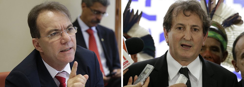 O líder da Oposição no Congresso, deputado Décio Lima (PT-SC), protocolou nesta terça-feira 29 na secretaria geral da mesa da Câmara dos Deputados um projeto de decreto legislativo que pode anular os dois decretos do governo Temer que extinguem a Reserva Nacional do Cobre (Renca); outra iniciativa veio do deputado Nilto Tatto (PT-SP), presidente da Comissão de Meio Ambiente e Desenvolvimento Sustentável, que entrou com duas ações legislativas para que seja revogado o decreto (Foto: Gisele Federicce) O líder da Oposição no Congresso, deputado Décio Lima (PT-SC), protocolou nesta terça-feira 29 na secretaria geral da mesa da Câmara dos Deputados um projeto de decreto legislativo que pode anular os dois decretos do governo Temer que extinguem a Reserva Nacional do Cobre (Renca); outra iniciativa veio do deputado Nilto Tatto (PT-SP), presidente da Comissão de Meio Ambiente e Desenvolvimento Sustentável, que entrou com duas ações legislativas para que seja revogado o decreto