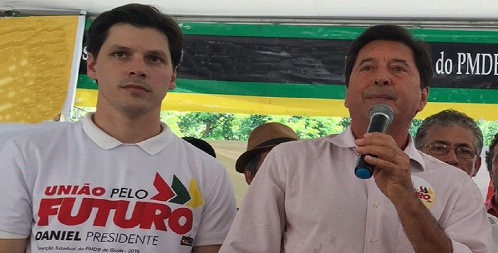 Deputado federal Daniel Vilela deu início no PMDB à sua pré-campanha como candidato a governo do Estado e já até lidera encontros pelo interior de Goiás; Daniel, no entanto, carece de apoio público de lideranças de peso do partido, como os prefeitos Iris Rezende e Adib Elias; ainda há outro obstáculo: a força política de seu pai Maguito Vilela; dentro do PMDB, muitos consideram Daniel Vilela ainda imaturo politicamente para a disputa e preferem Maguito, que já foi senador e governador (Foto: José Barbacena) Deputado federal Daniel Vilela deu início no PMDB à sua pré-campanha como candidato a governo do Estado e já até lidera encontros pelo interior de Goiás; Daniel, no entanto, carece de apoio público de lideranças de peso do partido, como os prefeitos Iris Rezende e Adib Elias; ainda há outro obstáculo: a força política de seu pai Maguito Vilela; dentro do PMDB, muitos consideram Daniel Vilela ainda imaturo politicamente para a disputa e preferem Maguito, que já foi senador e governador