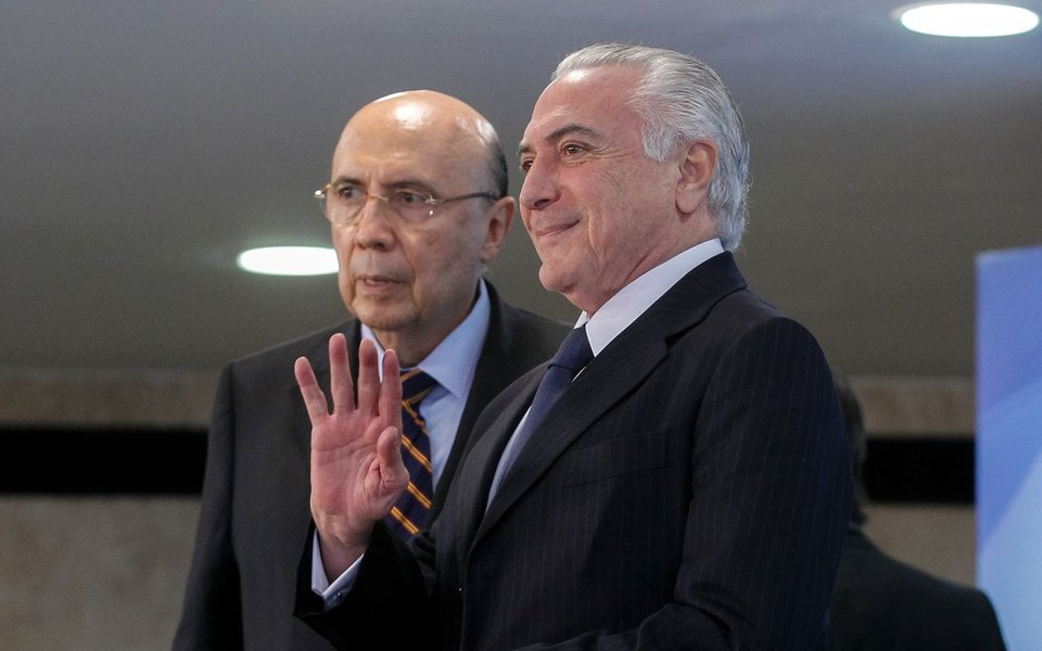 A utilização da receita tributária de agosto como indicador de retomada da economia é mais uma farsa de Henrique Meirelles e Michel Temer para apaziguar aliados no Congresso, os quais já se revelam incomodados pela combinação de depressão econômica e corrupção presidencial (Foto: Jose Carlos de Assis) A utilização da receita tributária de agosto como indicador de retomada da economia é mais uma farsa de Henrique Meirelles e Michel Temer para apaziguar aliados no Congresso, os quais já se revelam incomodados pela combinação de depressão econômica e corrupção presidencial