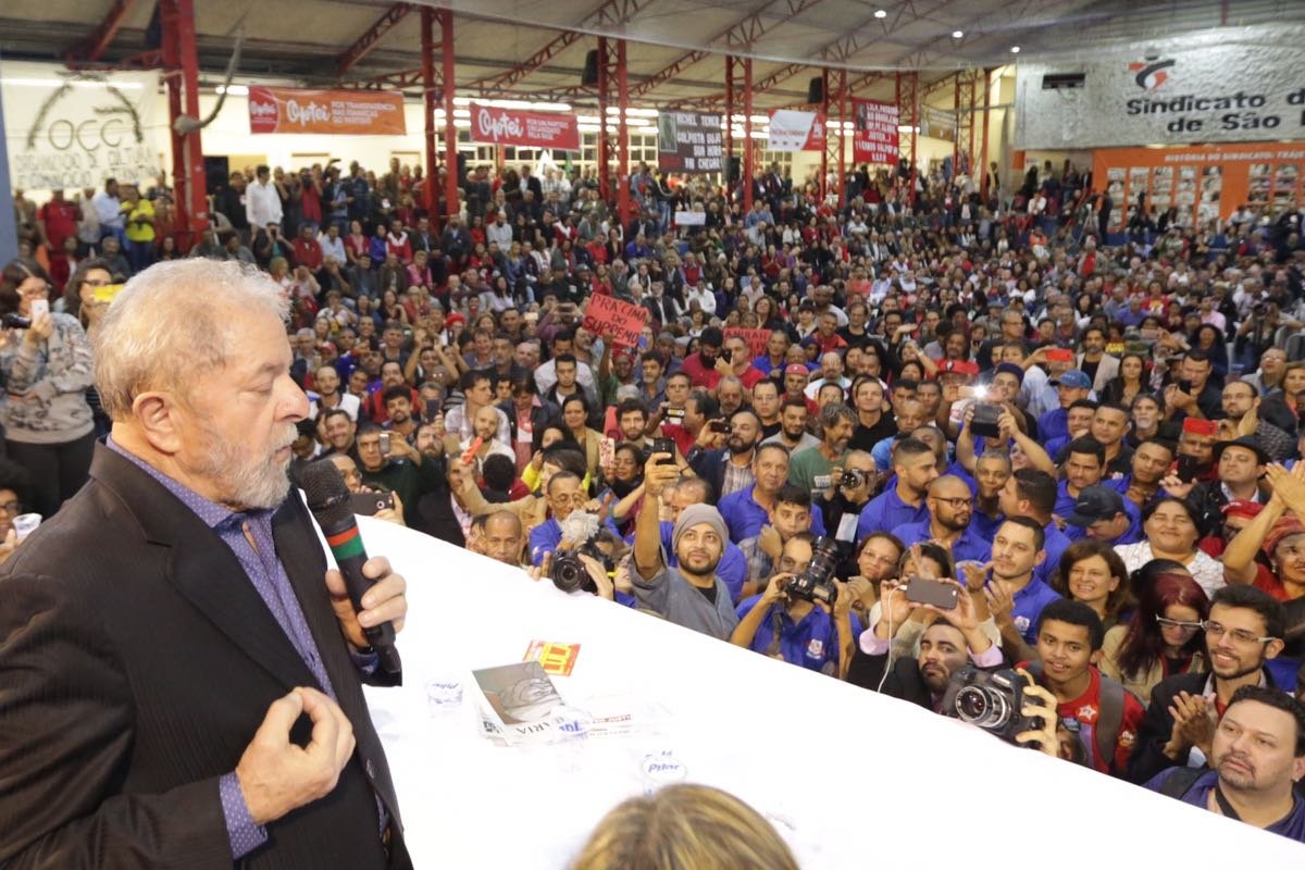 Lula discursa no sindicato dos bancários (Foto: Leonardo Attuch) Lula discursa no sindicato dos bancários