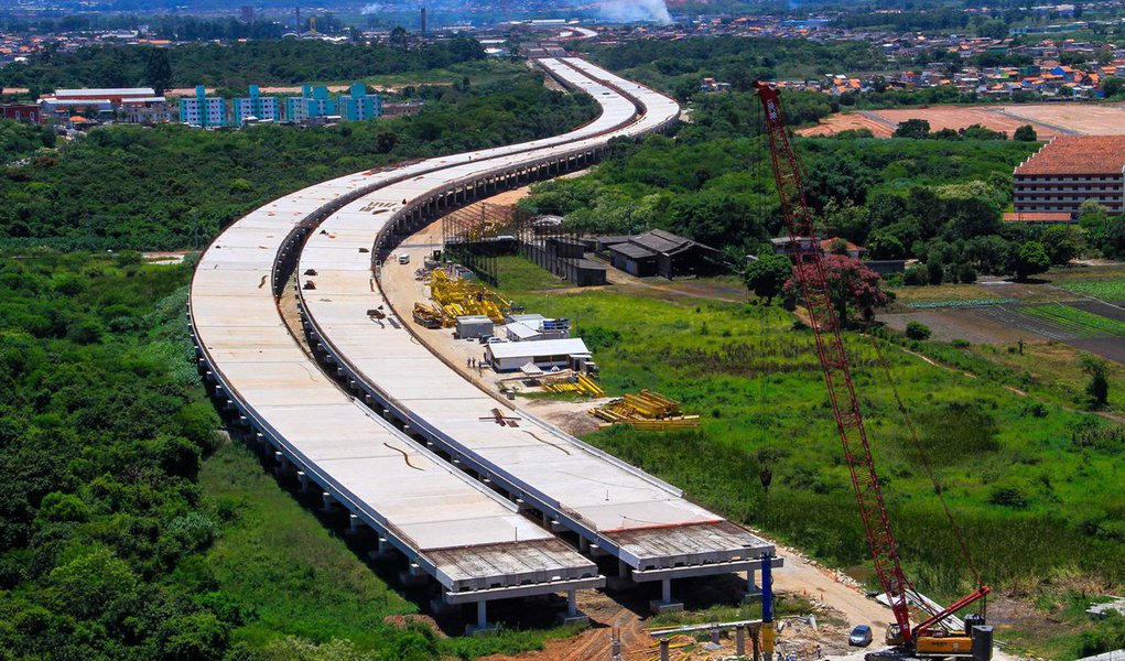 Funcionários da Odebrecht teriam informado investigadores que o ministro José Serra (Relações Exteriores) teria recebido R$ 23 milhões via caixa dois – em parte no exterior – na campanha presidencial de 2010 a título de propinas por facilitar a vida da empreiteira nas obras do Rodoanel (Foto: Eduardo Guimarães) Funcionários da Odebrecht teriam informado investigadores que o ministro José Serra (Relações Exteriores) teria recebido R$ 23 milhões via caixa dois – em parte no exterior – na campanha presidencial de 2010 a título de propinas por facilitar a vida da empreiteira nas obras do Rodoanel