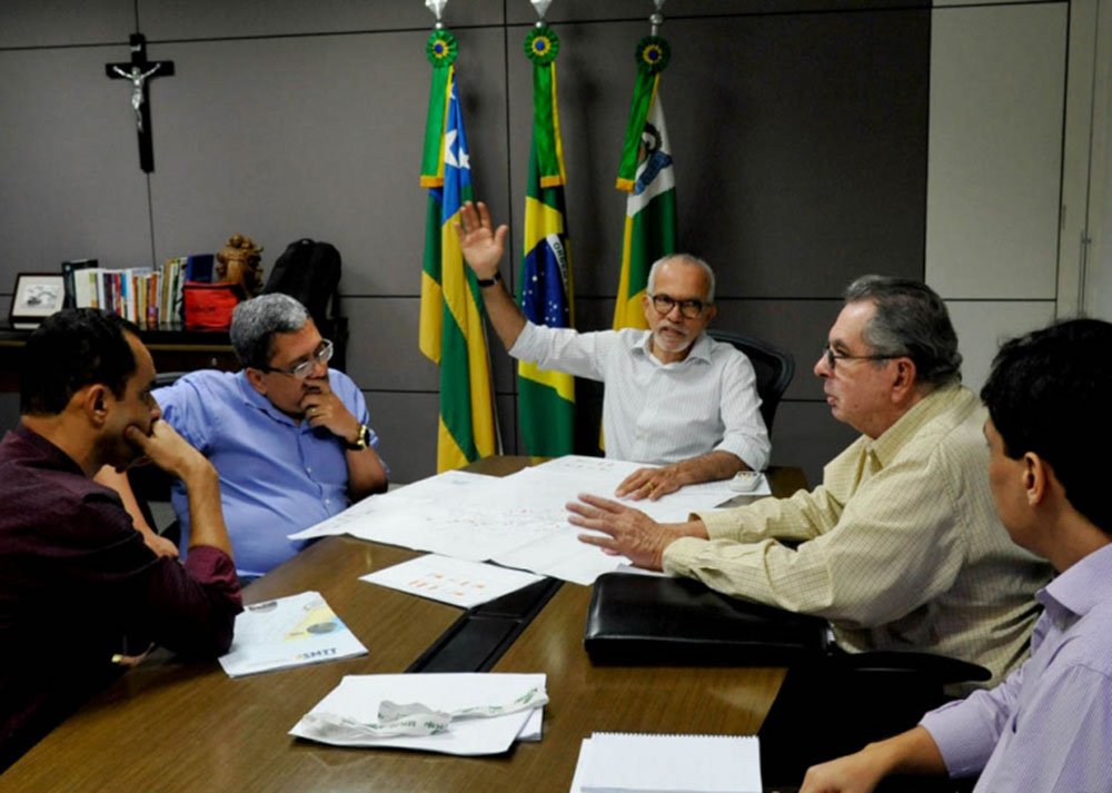 Aracaju é a primeira capital do Nordeste e a segunda do país a diminuir as despesas correntes, levando-se em conta os dados consolidados referentes ao terceiro bimestre de 2017, comparando com o mesmo período do ano anterior; de acordo com o sistema de Finanças Brasileiras da Secretaria do Tesouro Nacional (Finbra), o índice total de redução em Aracaju chega a -20,50%, ficando atrás somente da cidade de Porto Velho, que atingiu a marca de -23,27%. (Foto: Voney Malta) Aracaju é a primeira capital do Nordeste e a segunda do país a diminuir as despesas correntes, levando-se em conta os dados consolidados referentes ao terceiro bimestre de 2017, comparando com o mesmo período do ano anterior; de acordo com o sistema de Finanças Brasileiras da Secretaria do Tesouro Nacional (Finbra), o índice total de redução em Aracaju chega a -20,50%, ficando atrás somente da cidade de Porto Velho, que atingiu a marca de -23,27%.