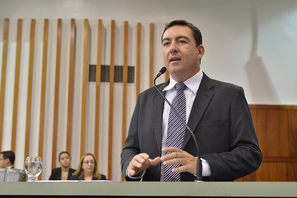 O presidente da Assembleia Legislativa de Goiás, deputado José Vitti (PSDB), fez um balanço positivo da participação da delegação brasileira na conferência anual da National Conference of State Legislatures (NCSL), realizada em Boston, nos EUA; "A conferência internacional da NCLS dos legisladores abordou temas relevantes e debateu experiências bem sucedidas, como o avanço proporcionado pela tecnologia nos parlamentos dos diversos países. Com certeza, realizamos um intercâmbio muito rico em informações e novas ideias" (Foto: Romulo Faro) O presidente da Assembleia Legislativa de Goiás, deputado José Vitti (PSDB), fez um balanço positivo da participação da delegação brasileira na conferência anual da National Conference of State Legislatures (NCSL), realizada em Boston, nos EUA; "A conferência internacional da NCLS dos legisladores abordou temas relevantes e debateu experiências bem sucedidas, como o avanço proporcionado pela tecnologia nos parlamentos dos diversos países. Com certeza, realizamos um intercâmbio muito rico em informações e novas ideias"