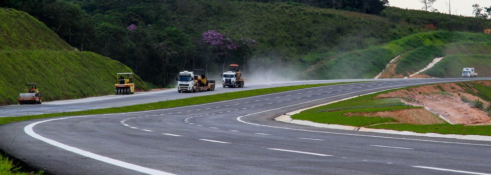 Juiz Sérgio Moro autorizou compartilhamento de provas da Operação Lava Jato com o MP-SP, que apura irregularidades na construção da alça leste do Rodoanel Mário Covas, uma das principais obras das gestões do PSDB no estado de São Paulo; de acordo com a Lava Jato, a concessionária SPMar, que administra os trechos Sul e Leste da obra, e a São Fernando Açúcar, as duas pertencentes ao Grupo Bertin, pagaram R$ 6,2 milhões para a empresa de fachada Legend Engenheiros Associados, utilizada pelo empresário Adir Assad com o objetivo de lavar dinheiro; inclusive, ele já foi condenado no esquema de corrupção na Petrobras (Foto: Leonardo Lucena) Juiz Sérgio Moro autorizou compartilhamento de provas da Operação Lava Jato com o MP-SP, que apura irregularidades na construção da alça leste do Rodoanel Mário Covas, uma das principais obras das gestões do PSDB no estado de São Paulo; de acordo com a Lava Jato, a concessionária SPMar, que administra os trechos Sul e Leste da obra, e a São Fernando Açúcar, as duas pertencentes ao Grupo Bertin, pagaram R$ 6,2 milhões para a empresa de fachada Legend Engenheiros Associados, utilizada pelo empresário Adir Assad com o objetivo de lavar dinheiro; inclusive, ele já foi condenado no esquema de corrupção na Petrobras