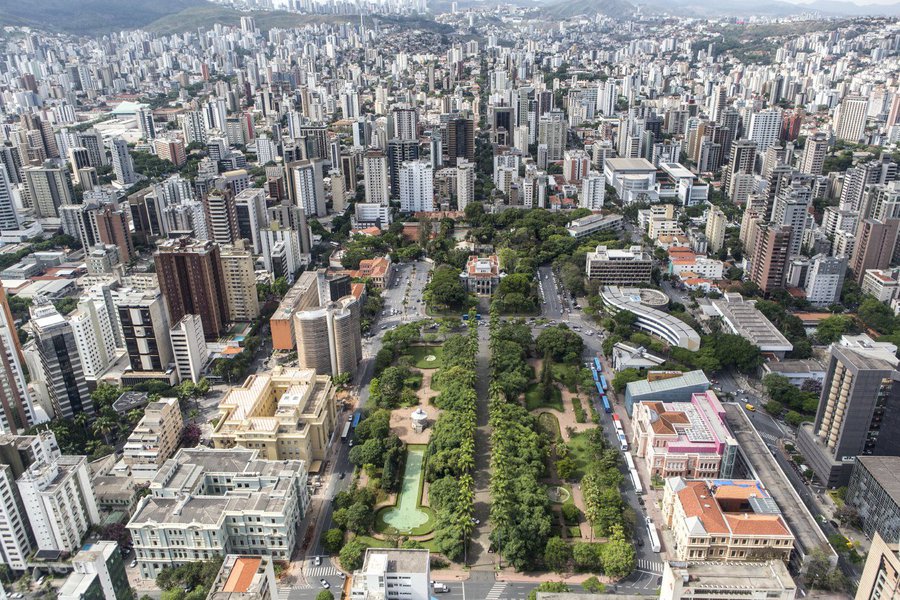 Por causa do alto número de desempregados no País (14 milhões), o número de Microempreendedores Individuais (MEIs) tem crescido. Em Minas o saldo entre adesões e fechamentos chega a 100 mil por ano desde 2014, quando a crise econômica começou a tirar vagas dos trabalhadores; o levantamento foi feito no Portal do Empreendedor pelo jornal Hoje em Dia; Minas é o terceiro estado com maior número de formalizações (774 mil); Sebrae Minas informou que os números são cumulativos de 2009 até março de 2017 (Foto: Leonardo Lucena) Por causa do alto número de desempregados no País (14 milhões), o número de Microempreendedores Individuais (MEIs) tem crescido. Em Minas o saldo entre adesões e fechamentos chega a 100 mil por ano desde 2014, quando a crise econômica começou a tirar vagas dos trabalhadores; o levantamento foi feito no Portal do Empreendedor pelo jornal Hoje em Dia; Minas é o terceiro estado com maior número de formalizações (774 mil); Sebrae Minas informou que os números são cumulativos de 2009 até março de 2017